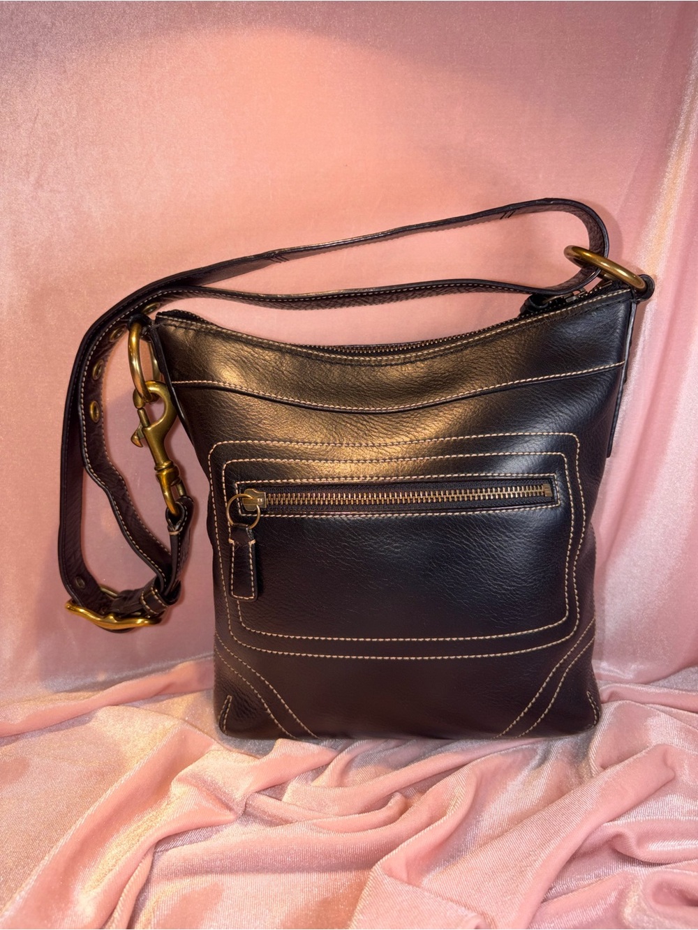 Vintage Authentic Coach Bleeker Duffle Crossbody – Black Pebbled Leather 10398 - Picture 3 of 6